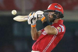 Maxwell imitates legends! Watch the video!