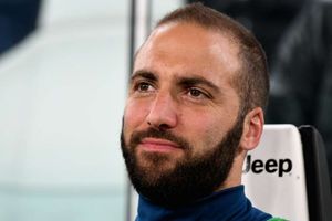 Allegri: Higuain needs to rediscover form after Juve axing