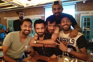 India Vs Australia: Hardik Pandya chills out with teammates, brother Krunal in Bengaluru