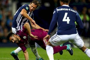 Manchester City midfielder Ilkay Guendogan escapes major knee injury