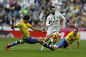 Chelsea lead the race for Real Madrid star Isco