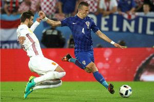 Manchester United target Ivan Perisic signs new five-year deal at Inter Milan