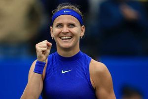 Safarova, Van Uytvanck into Quebec City quarters
