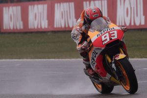 Magnificent Marquez masters moist Misano to pull level with Dovizioso