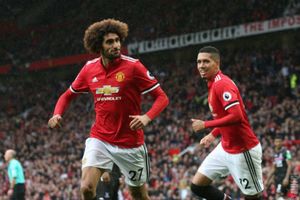 Manchester Unitied, Tottenham saunter to victory