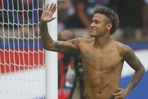 Hefty pay raise and Luis Enrique: Neymar's demands to stay put at PSG