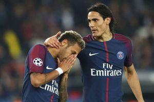 Friends again! Neymar hugs Cavani after converting PSG penalty