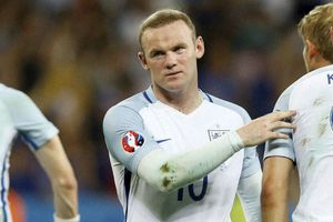 Rooney handed driving ban after pleading guilty in drunken-driving case