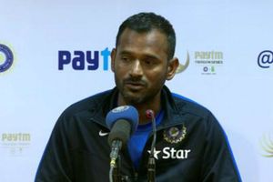 India fielding coach Sridhar angry after seeing a dilapidated bus. Watch his video!