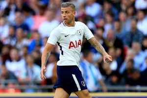 Alderweireld agent demands 'correct contract or transfer' for Tottenham defender