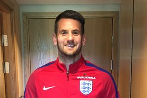 Burnley target former Manchester United goalkeeper as injured Heaton's replacement