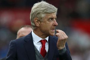 Wenger unwilling to sacrifice any potential trophy