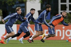 Argentina World Cup hopes on line in crucial Peru clash