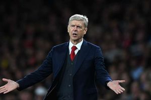 'Hungry' Wenger defends Arsenal values as fans revolt at AGM