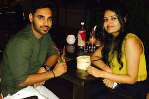 Bhuvneshwar Kumar posts image with his better half, see pic