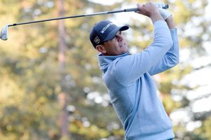 Steele shares Safeway Open lead