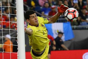 I turned to the stands and clapped - Tite lauds Bolivia keeper Lampe