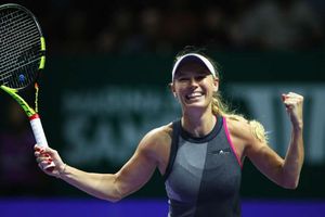 WTA Finals: Wonderful Wozniacki beats Pliskova to reach Singapore final