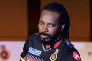 Gayle denies exposing private parts to female therapist