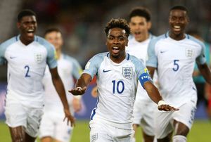 England live up to top billing as they rout Chile