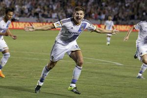 Gerrard honoured with Legends of Football award