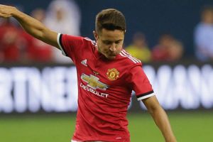 Mourinho 'surprised' by intelligent Herrera after Huddersfield admission