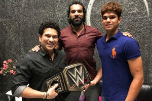 WWE champion Jinder Mahal meets Sachin Tendulkar