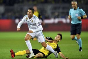 Barcelona and Manchester City to fight for Borussia Dortmund's Julian Weigl
