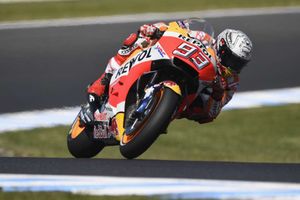 Marquez grabs pole as Dovizioso struggles at Phillip Island