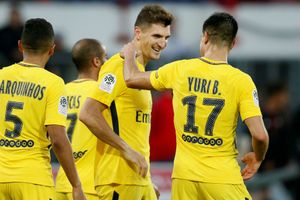 Meunier does the star turn for PSG