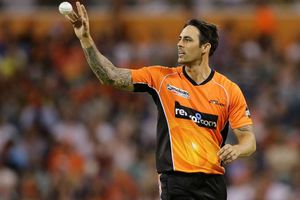 Mitchell Johnson re-signs with Scorchers in BBL