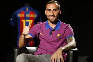 Barcelona to offload Alcacer; Palace, Southampton keen to grab the striker