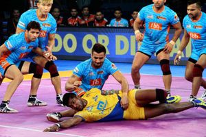 PKL 2017: Bengal Warriors edge Tamil Thalaivas 34-30, reach at the top in Zone B