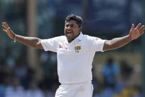 Herath bowls Sri Lanka to a stunning 21-run win over Pakistan