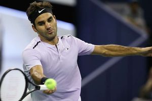 Federer sees off Gasquet to reach Shanghai semis