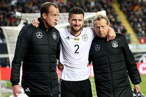 Arsenal's defensive woes mount with Mustafi out for up to six weeks