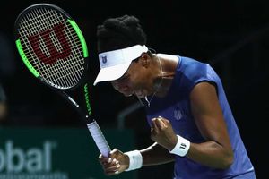 WTA Finals: Evergreen Venus Williams grinds down Caroline Garcia to book Wozniacki showdown