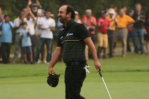 Shiv Kapur’s late surge places him on top along with Peterson