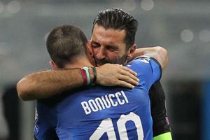 Replacing you might not be a great idea! – Buffon grateful for Rakitic tribute