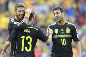Fabregas claims Iniesta treatment convinced him to quit Barcelona