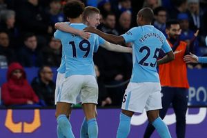 Premier League remains a fight between Manchester's big two