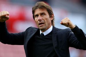 Conte's wife tells him to grow a beard – Conte grows a beard