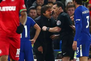Conte apologises to officials after being sent off in Chelsea win