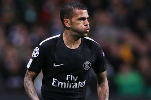 Dani Alves claims moves to Liverpool, Chelsea and Real Madrid were close