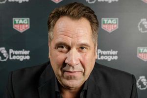 Wenger, Ozil & Sanchez uncertainty affecting Arsenal, says Seaman