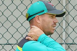 Warner suffers injury scare ahead of Ashes