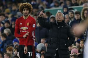 Mourinho desperate to keep Fellaini at the club