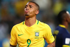 Dani Alves: Gabriel Jesus is Brazil's 'new Ronaldo'