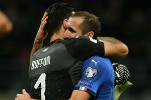 Bernardeschi appeals to Italy's 'senators' as Chiellini hints at quitting