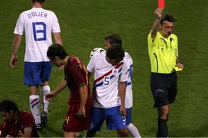 Former World Cup official conducts referee workshop ahead of ISL